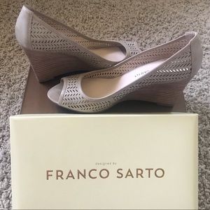 Barely used wedges, nude color.